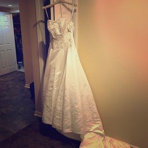 Oleg Cassini Wedding Dress and Vail